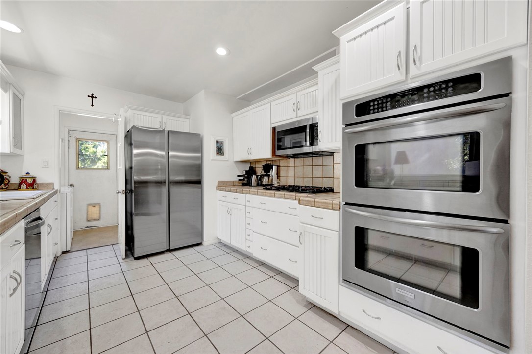 14013 Cohasset Street Property Photo 17