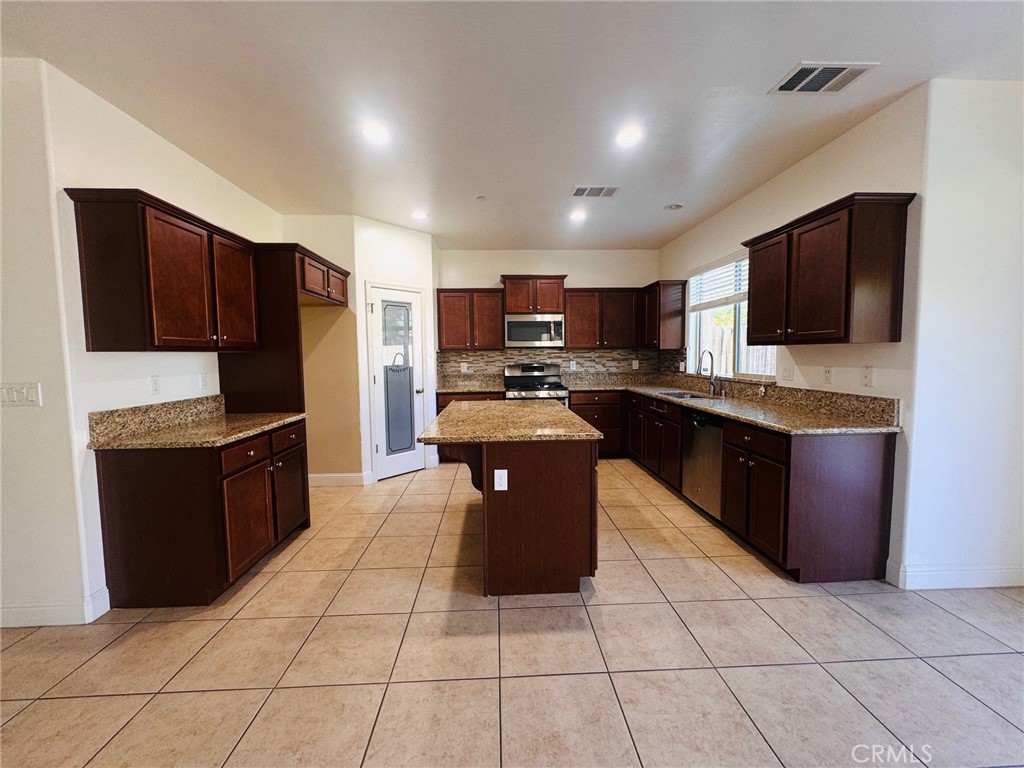 9506 Liberty Island Property Photo 12