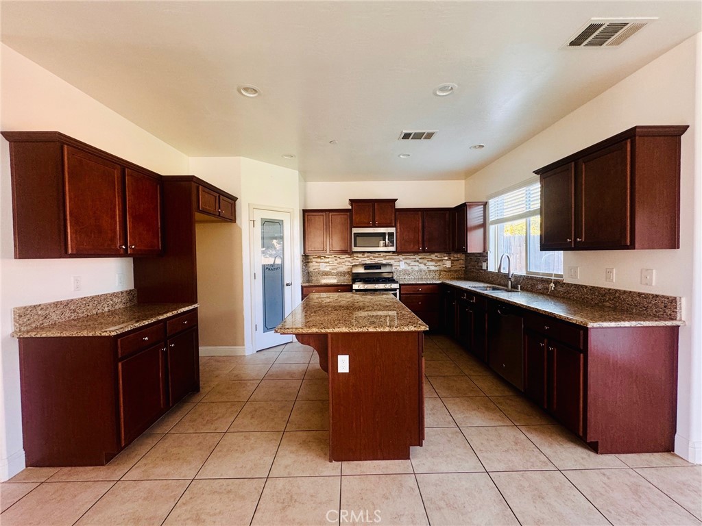 9506 Liberty Island Property Photo 13