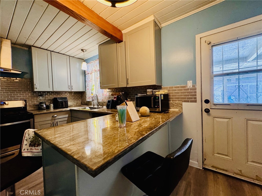 3029 Crestline Property Photo 10