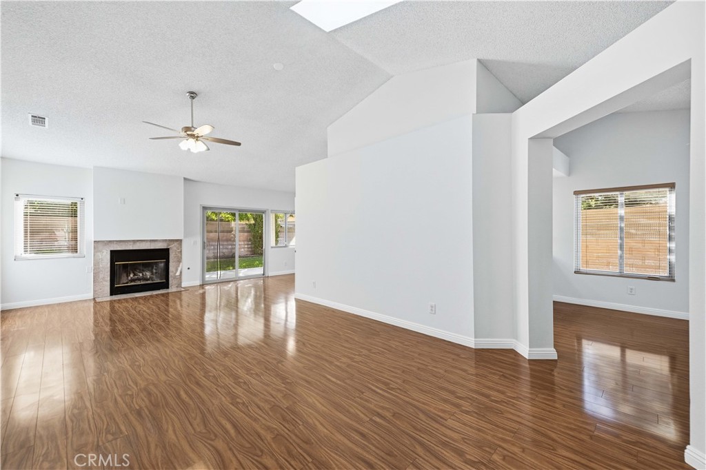 44328 Soft Avenue Property Photo 5