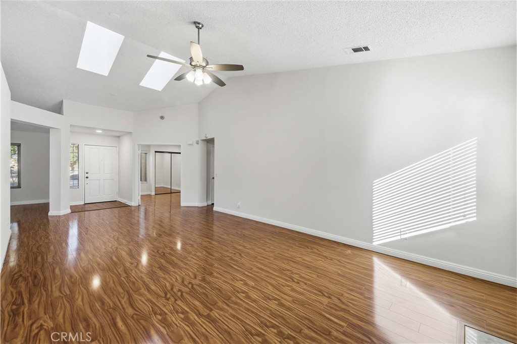 44328 Soft Avenue Property Photo 6