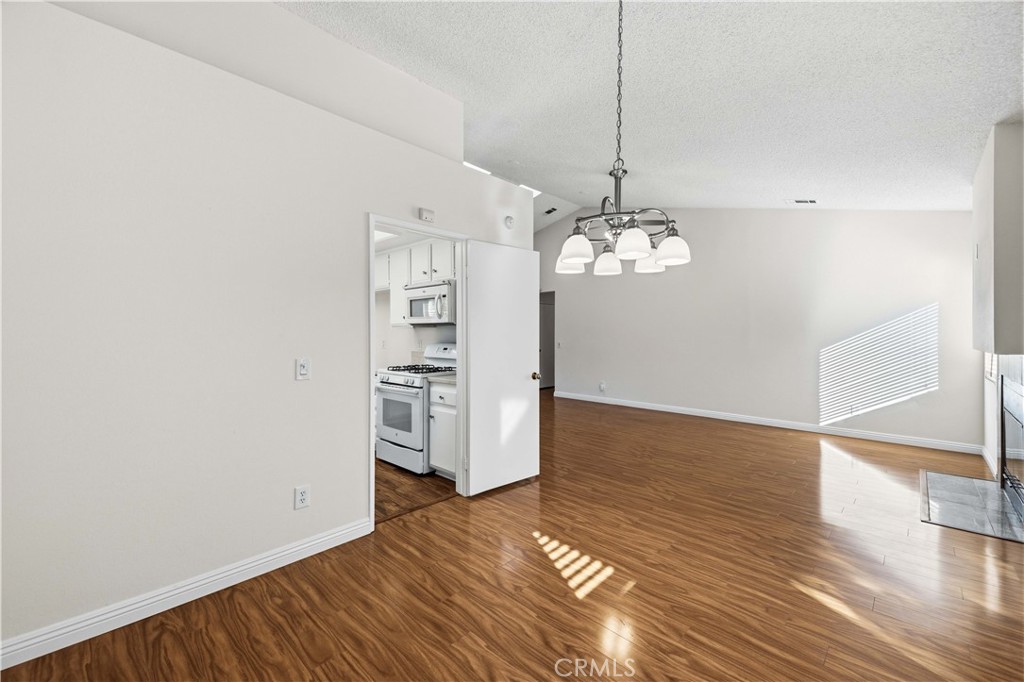 44328 Soft Avenue Property Photo 9
