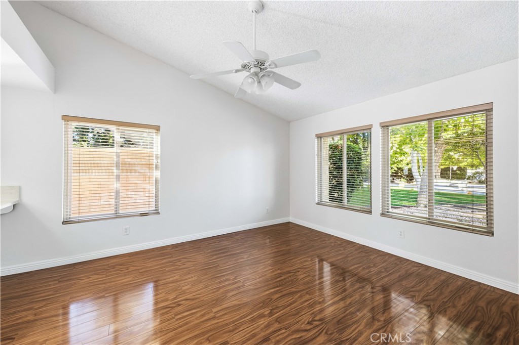 44328 Soft Avenue Property Photo 12