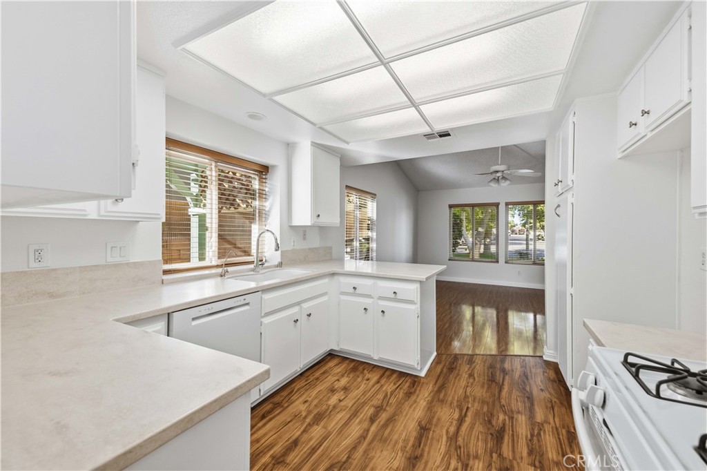 44328 Soft Avenue Property Photo 17