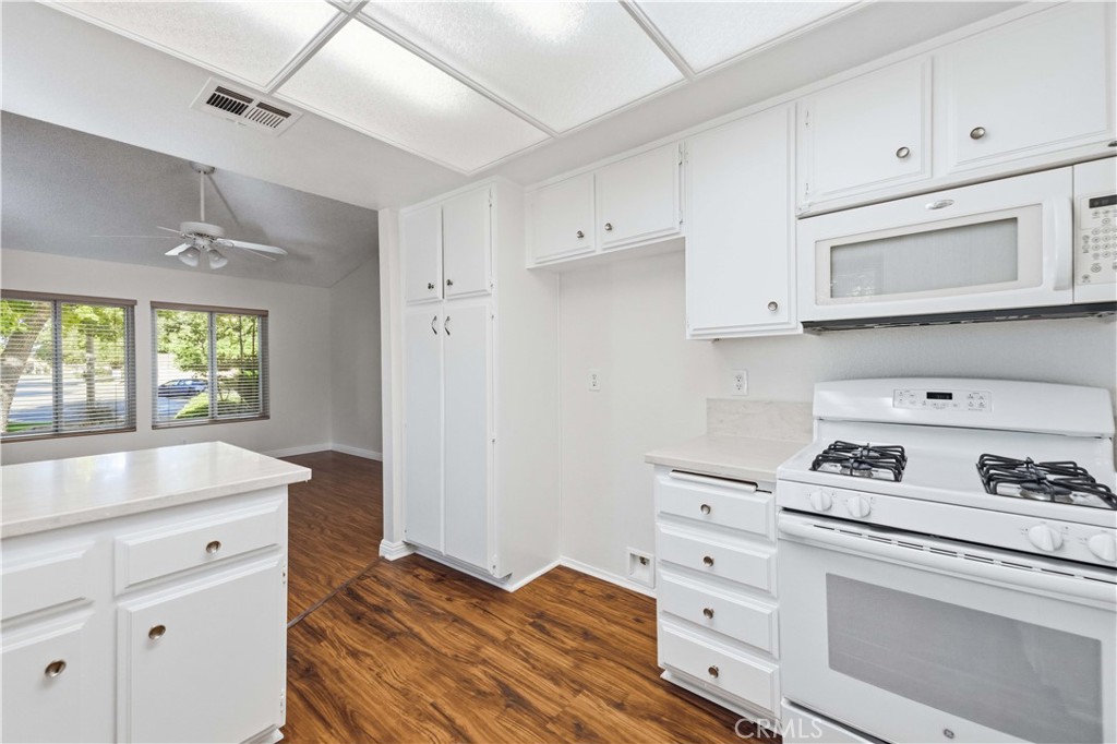 44328 Soft Avenue Property Photo 18