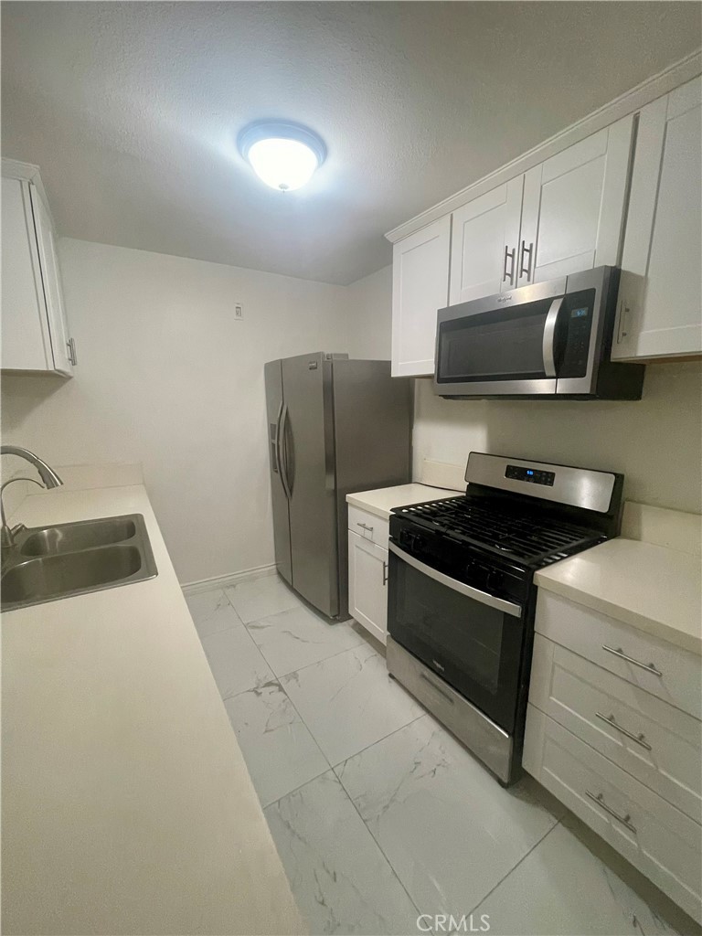 18620 Hatteras St, #102 Property Photo 1