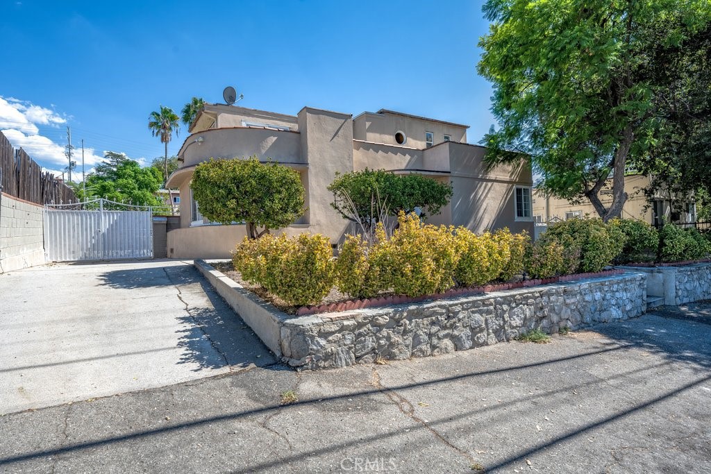 10260 Tujunga Canyon Property Photo 3