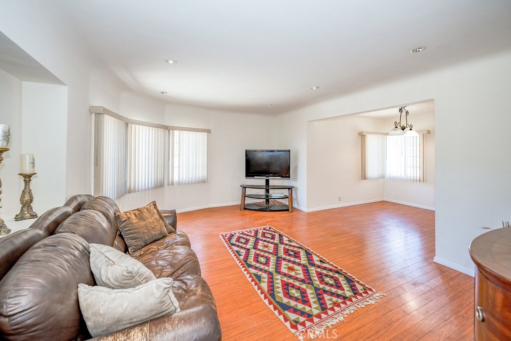 10260 Tujunga Canyon Property Photo 4