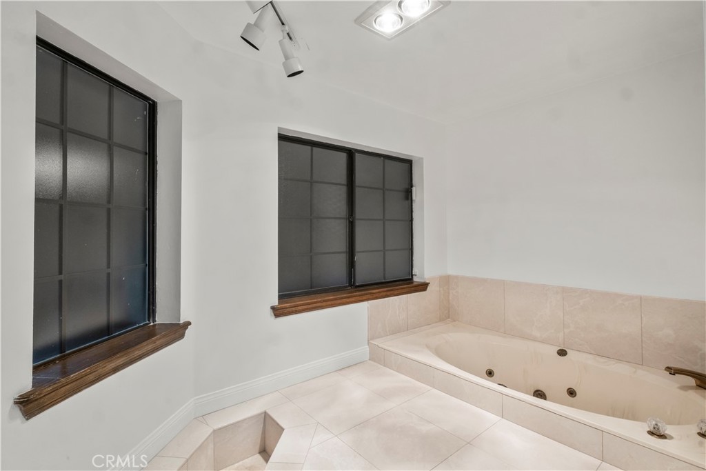 41529 Mission Drive Property Photo 23