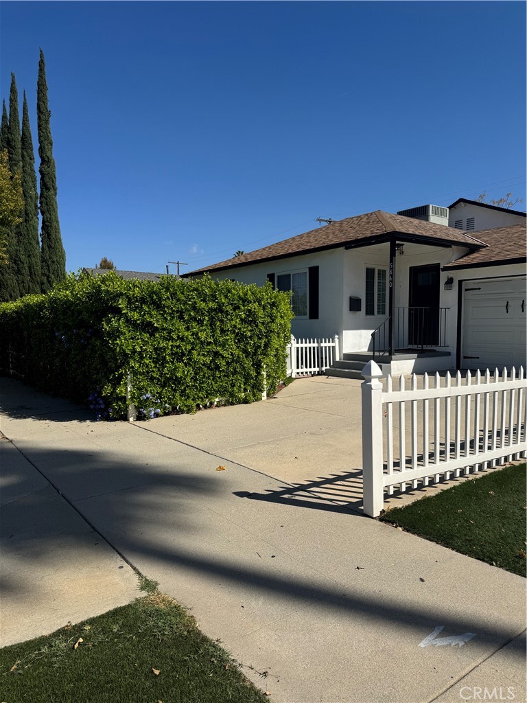 5840 White Oak Avenue Property Photo 1