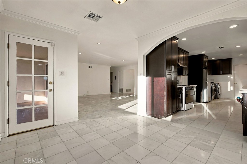 8857 Swinton Avenue Property Photo 10