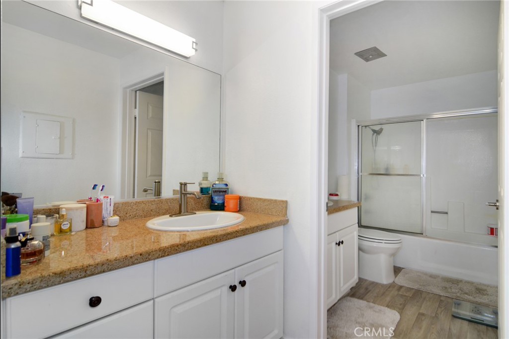 21400 Burbank Boulevard 202 Property Photo 16