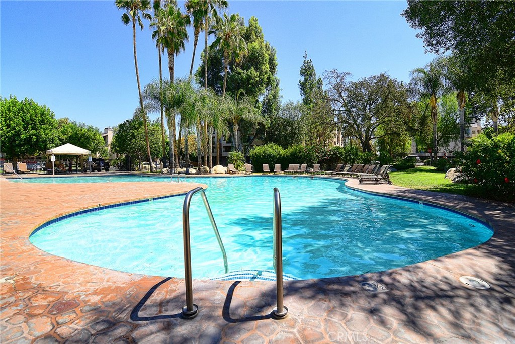 21400 Burbank Boulevard 202 Property Photo 18
