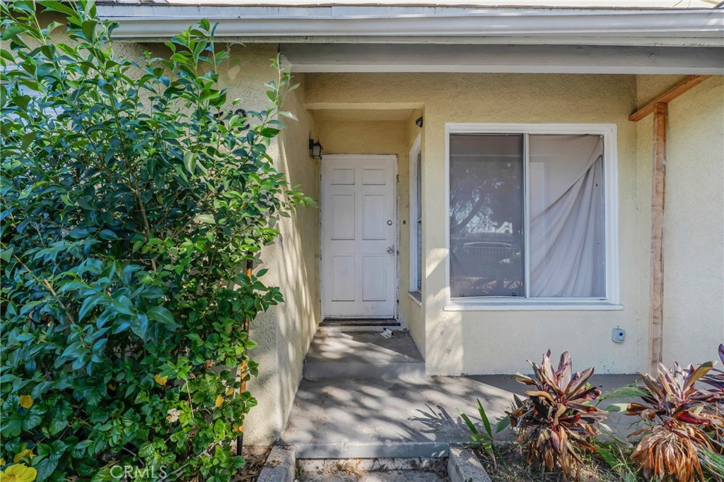 6512 Balboa Boulevard Property Photo 4