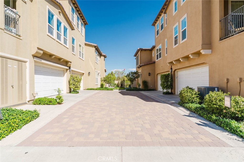 27028 Pebble Beach Drive Property Photo 2