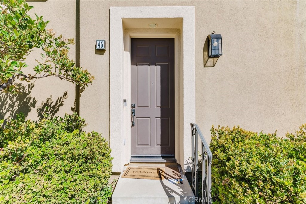 27028 Pebble Beach Drive Property Photo 4