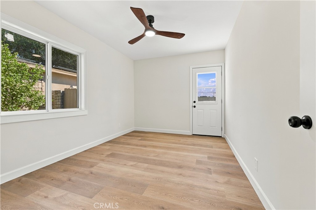 10216 Owensmouth Property Photo 16