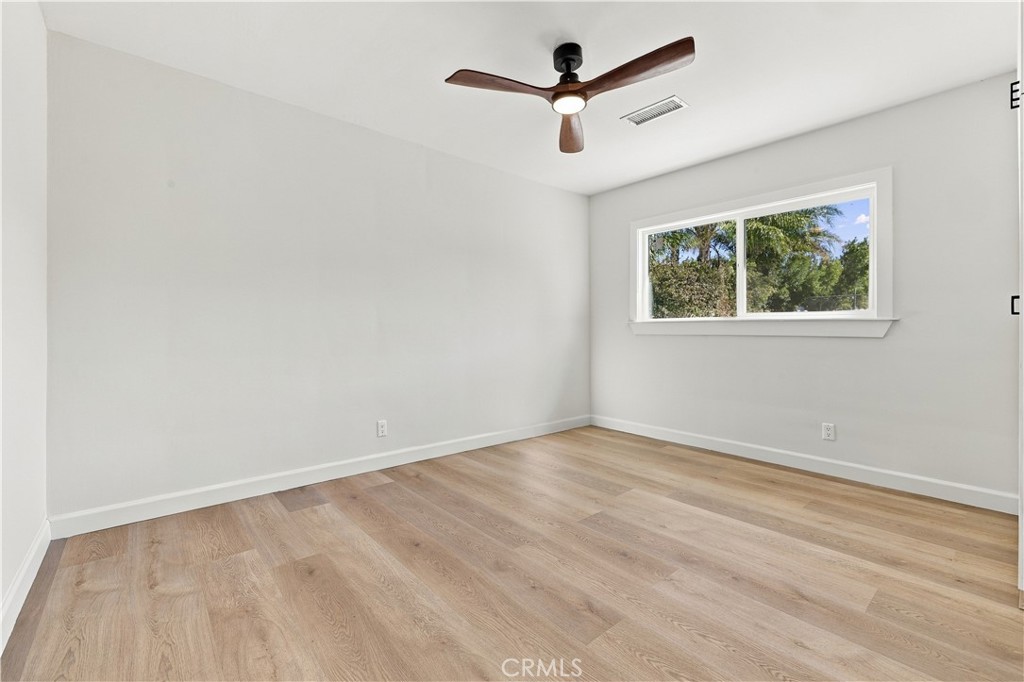10216 Owensmouth Property Photo 18