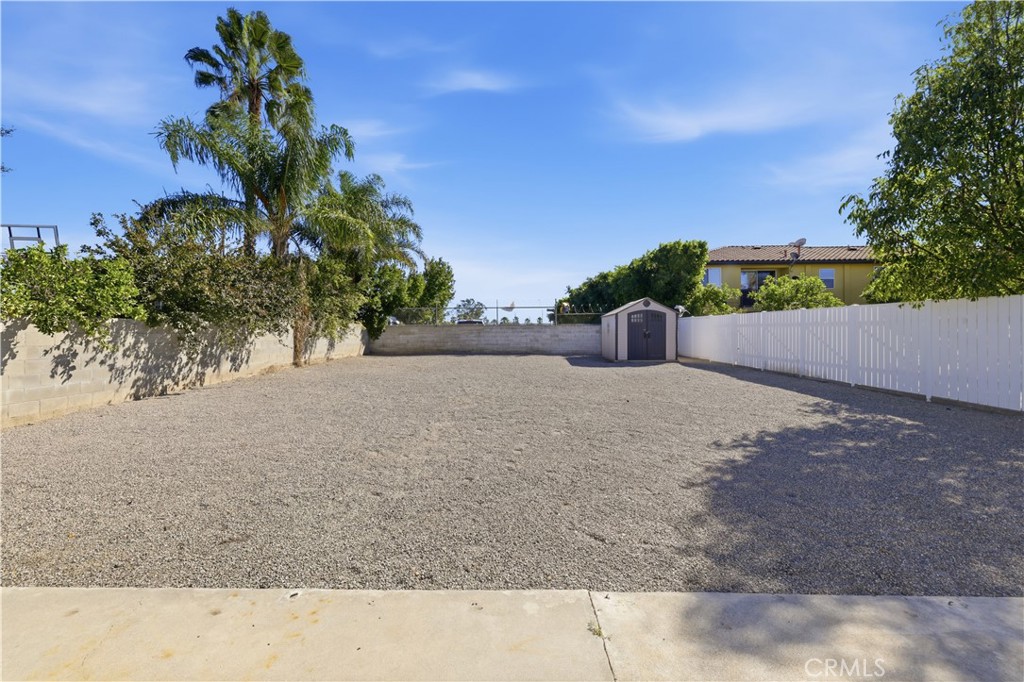 10216 Owensmouth Property Photo 25