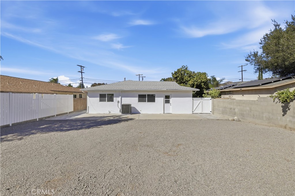 10216 Owensmouth Property Photo 26