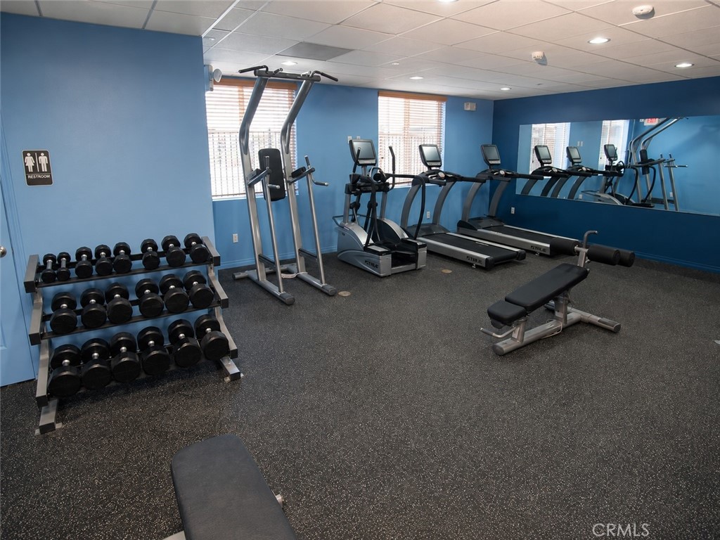 11925 Kling Street 2lau Property Photo 8