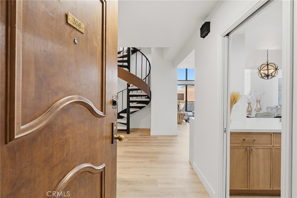 1880 Veteran Avenue 306 Property Photo 7