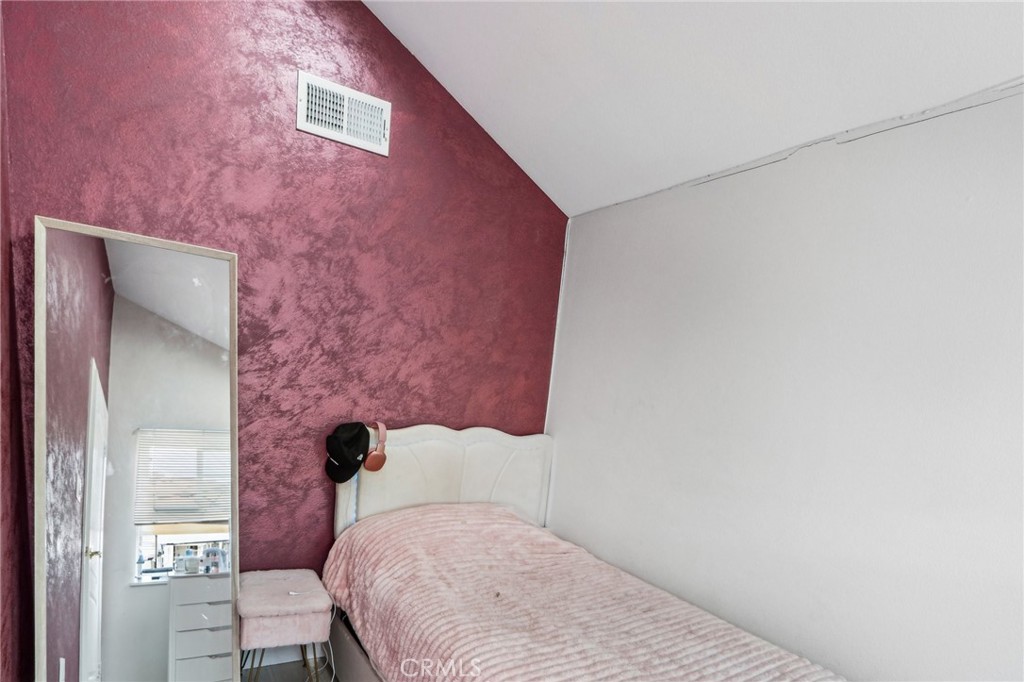 10659 Bloomfield Street Property Photo 32