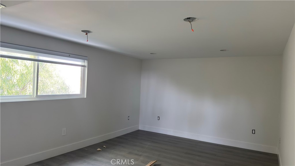 1626 Winona Boulevard Property Photo 10