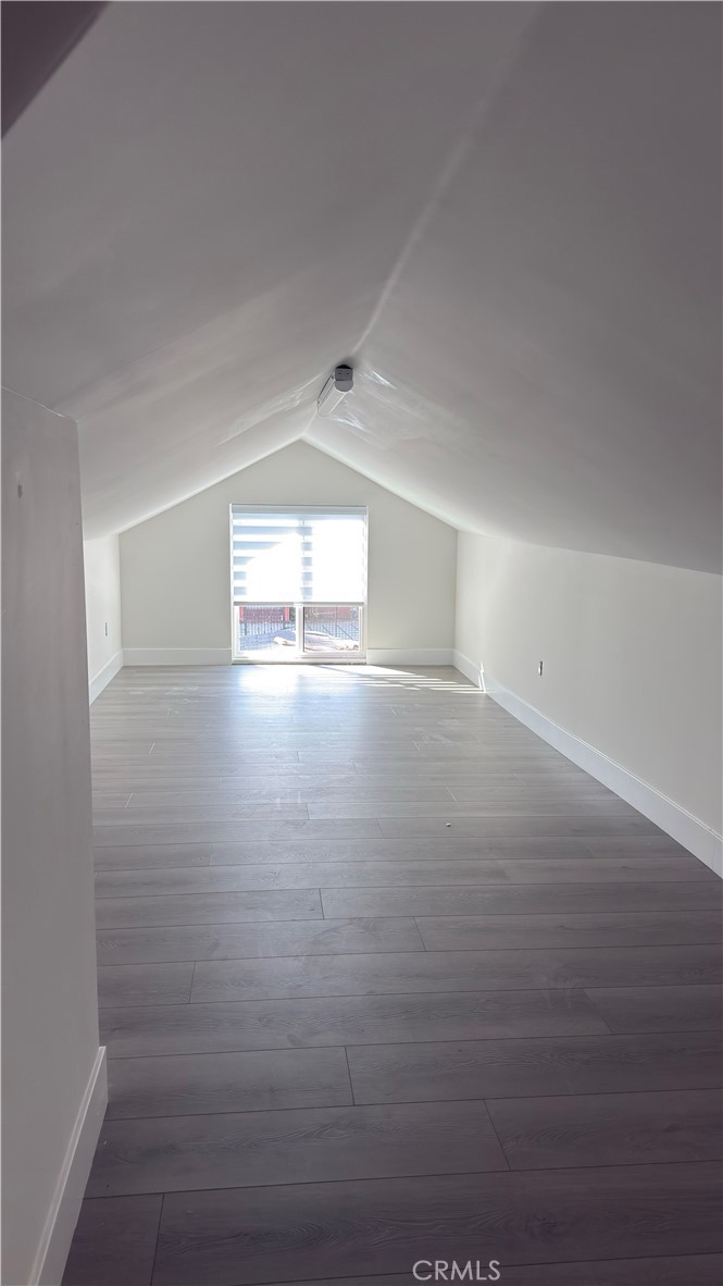 1626 Winona Boulevard Property Photo 12