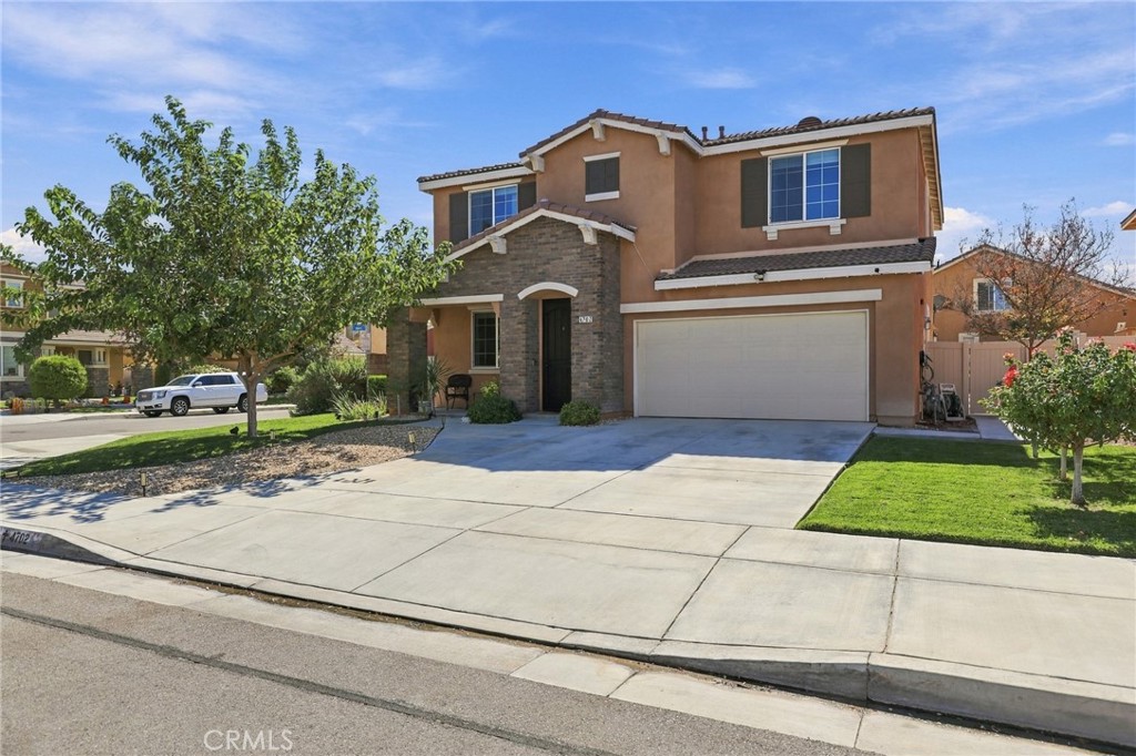 4702 W Jewel Drive Property Photo 2