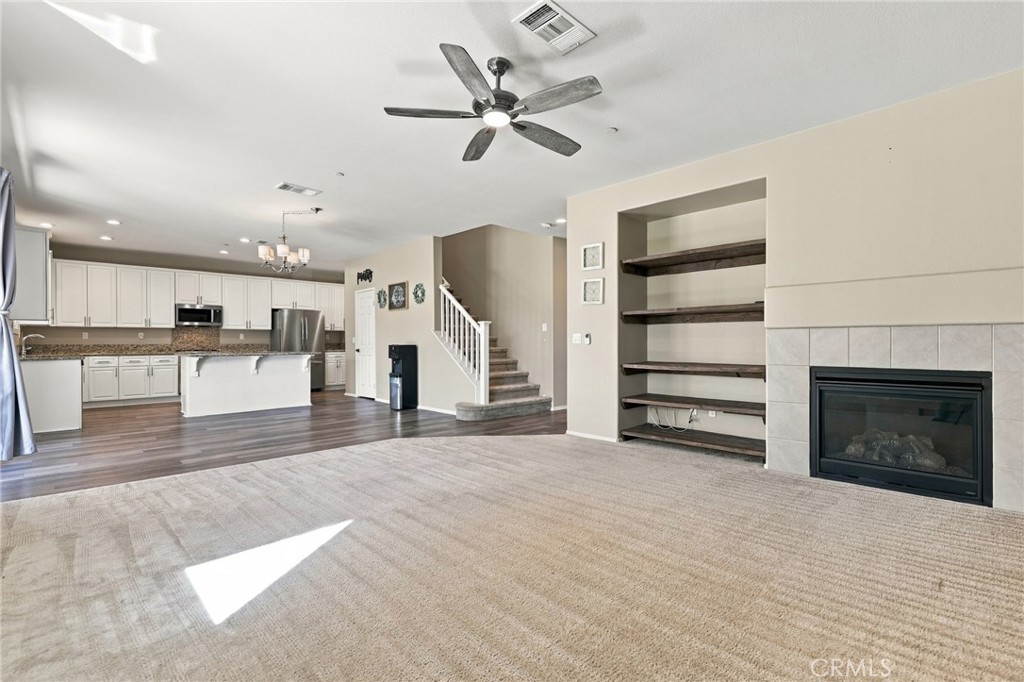 4702 W Jewel Drive Property Photo 3