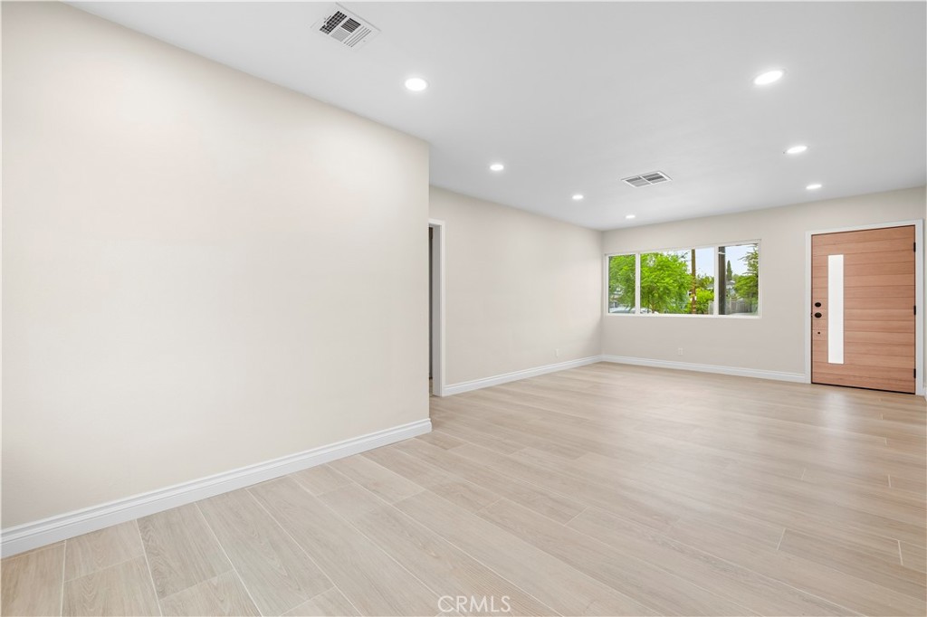 12978 Kamloops Street Property Photo 8