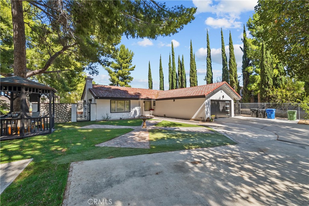 12850 Woodley Avenue Property Photo 3