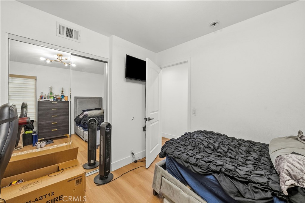 12850 Woodley Avenue Property Photo 34