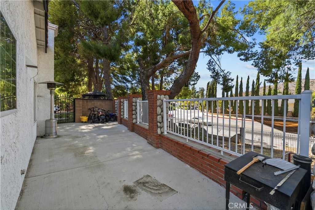 12850 Woodley Avenue Property Photo 42