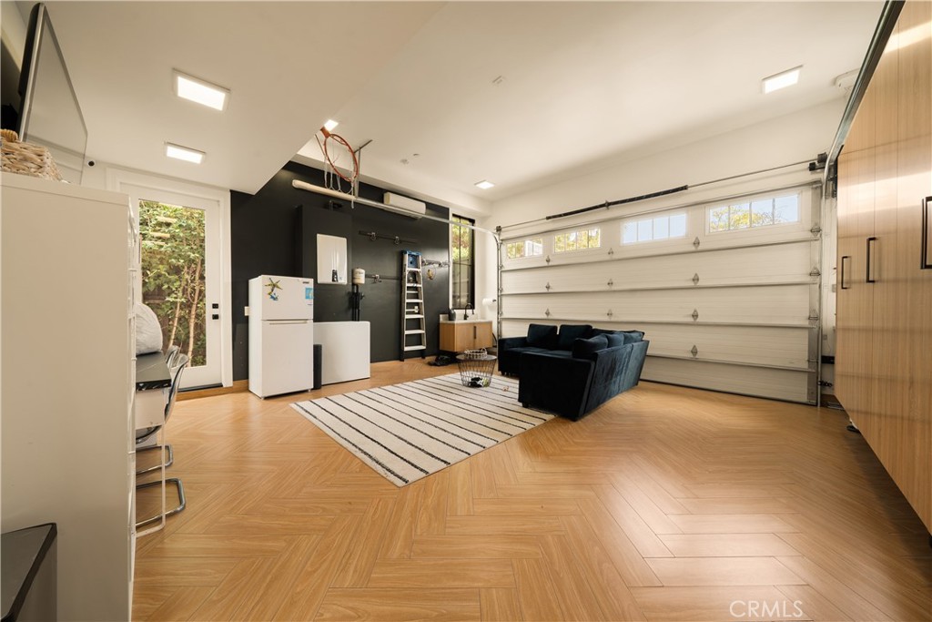 5001 Newcastle Property Photo 11