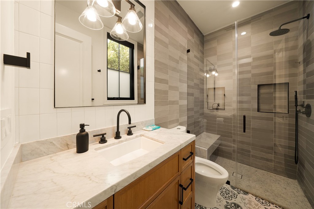 5001 Newcastle Property Photo 15