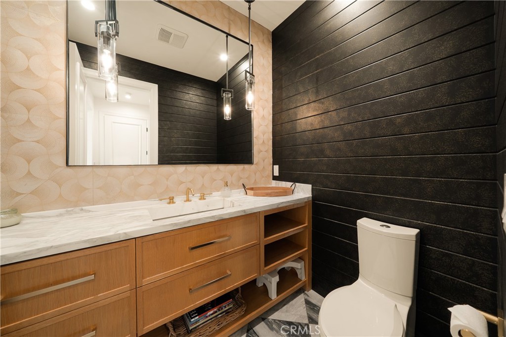 5001 Newcastle Property Photo 16