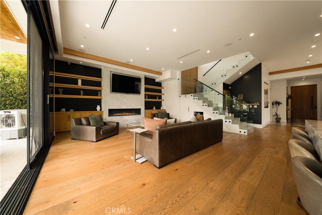 5001 Newcastle Property Photo 19
