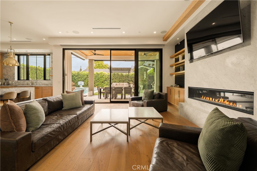 5001 Newcastle Property Photo 20