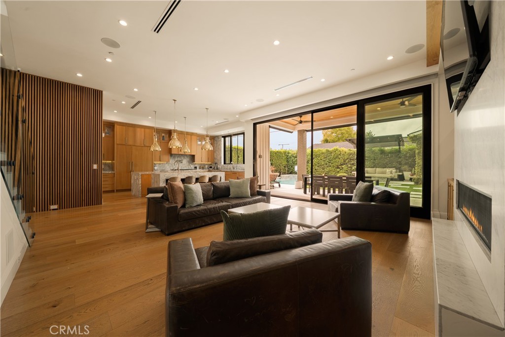 5001 Newcastle Property Photo 21
