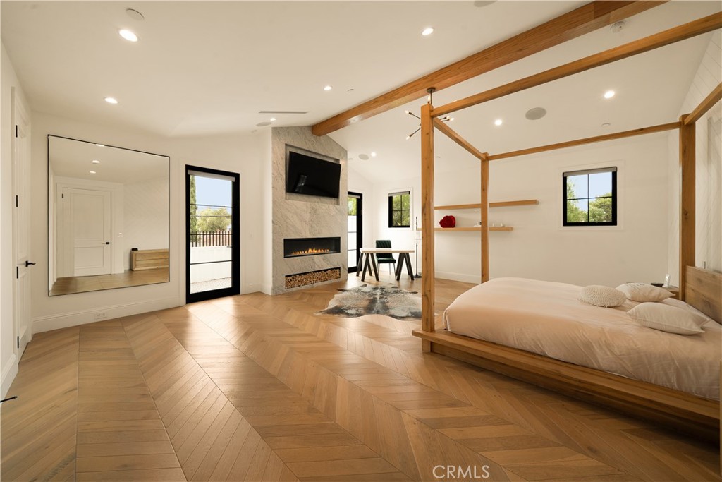 5001 Newcastle Property Photo 40