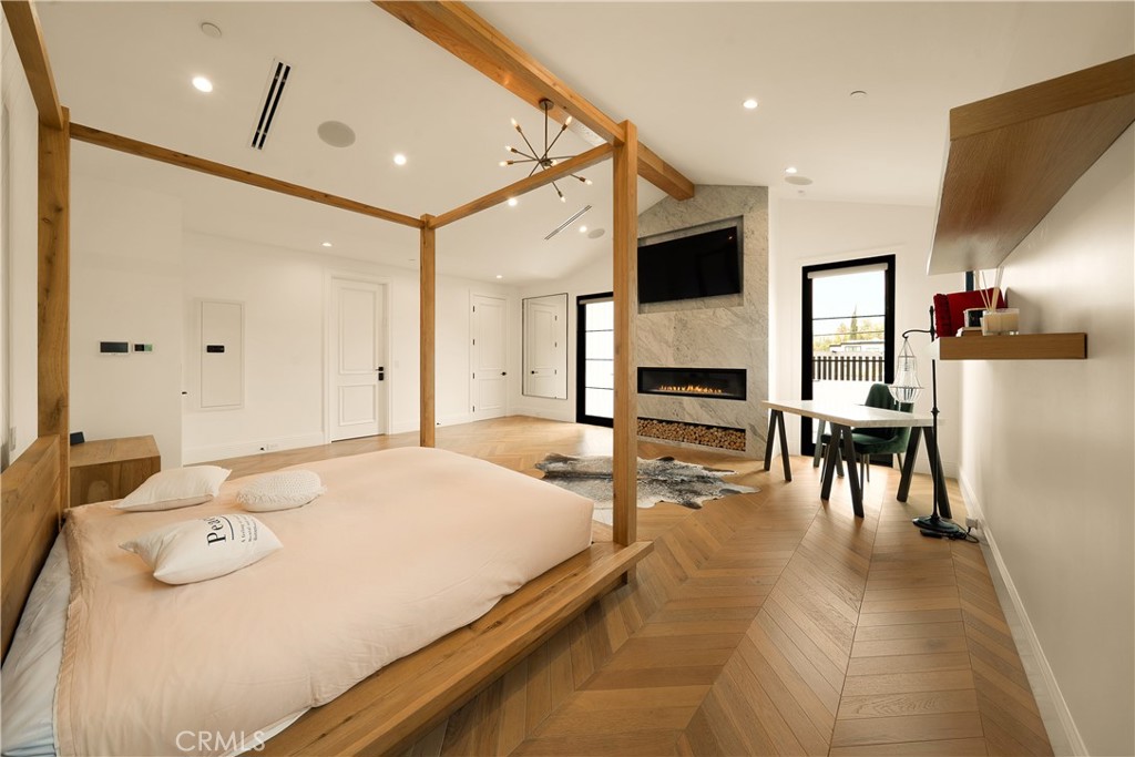 5001 Newcastle Property Photo 42