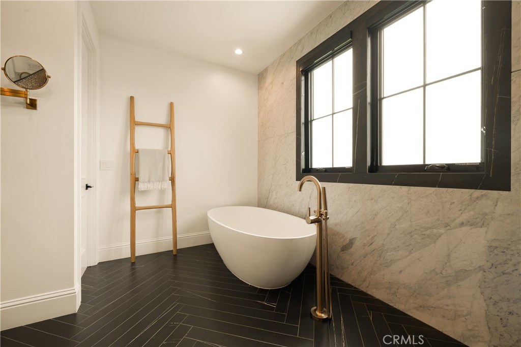 5001 Newcastle Property Photo 46