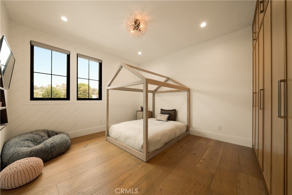 5001 Newcastle Property Photo 49