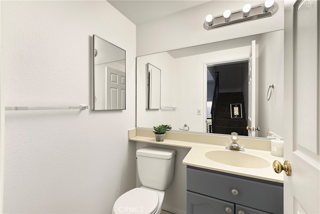 1727 W 149th Street E Property Photo 18