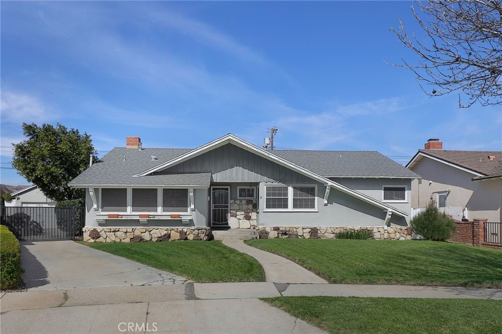 16837 Itasca Property Photo 1