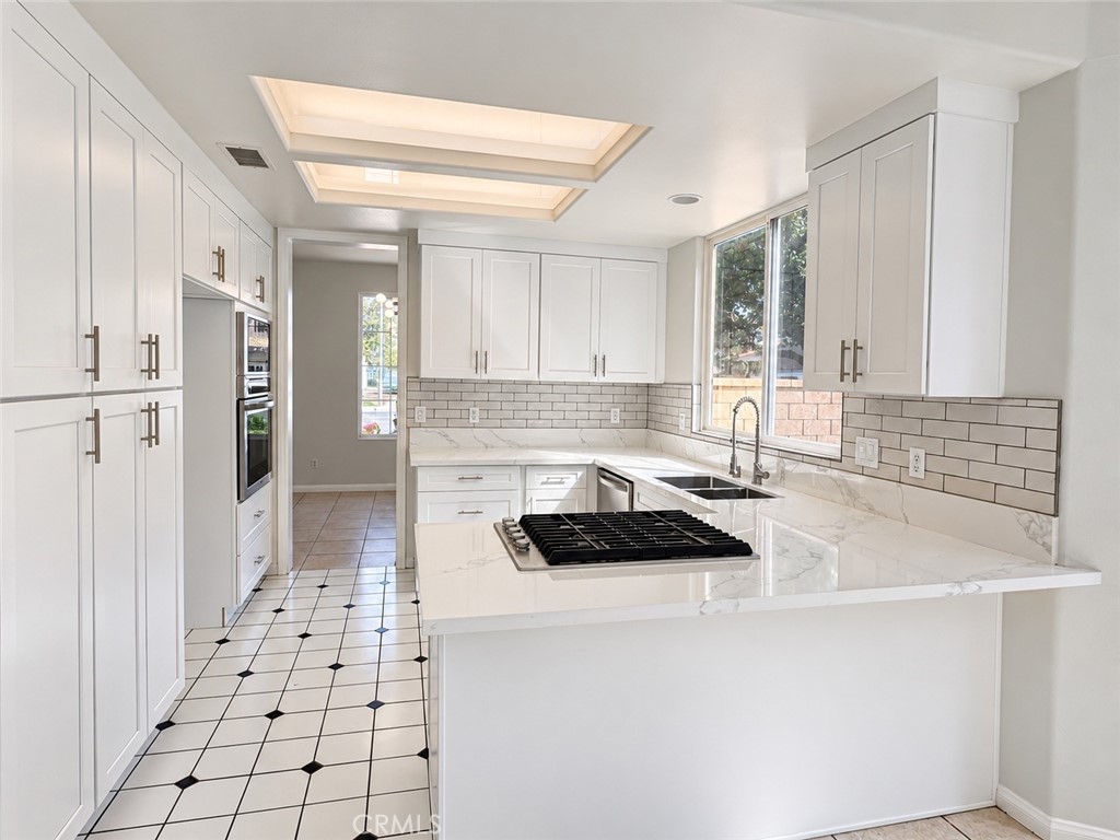 38241 Hillcrest Drive Property Photo 6