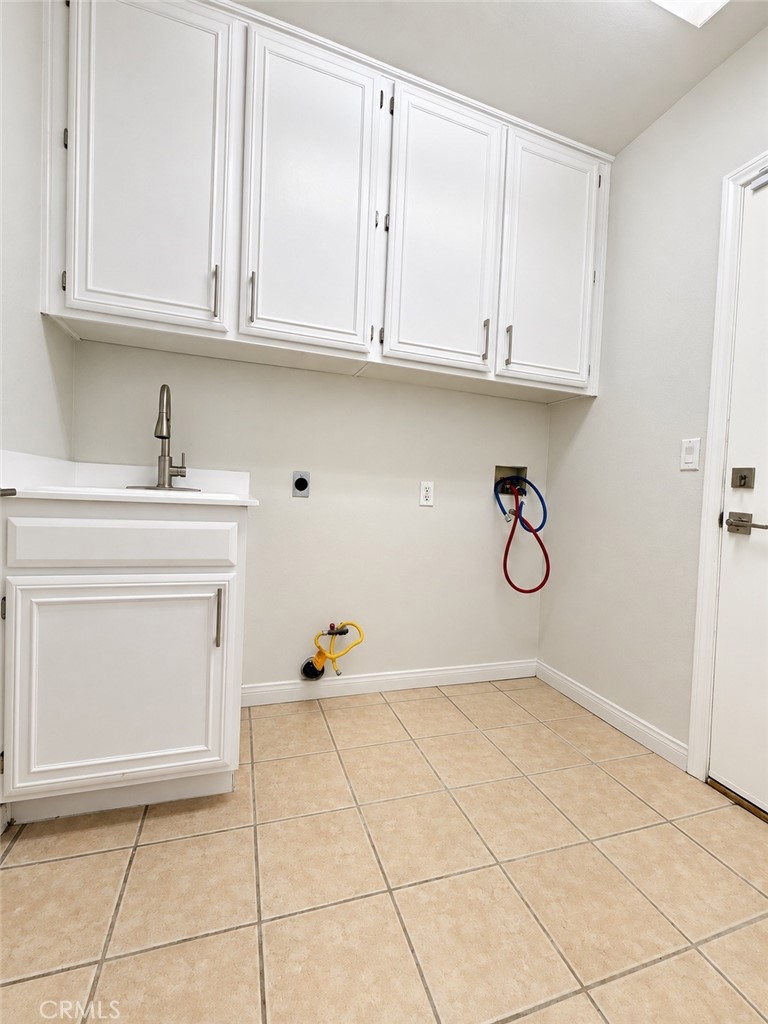 38241 Hillcrest Drive Property Photo 9